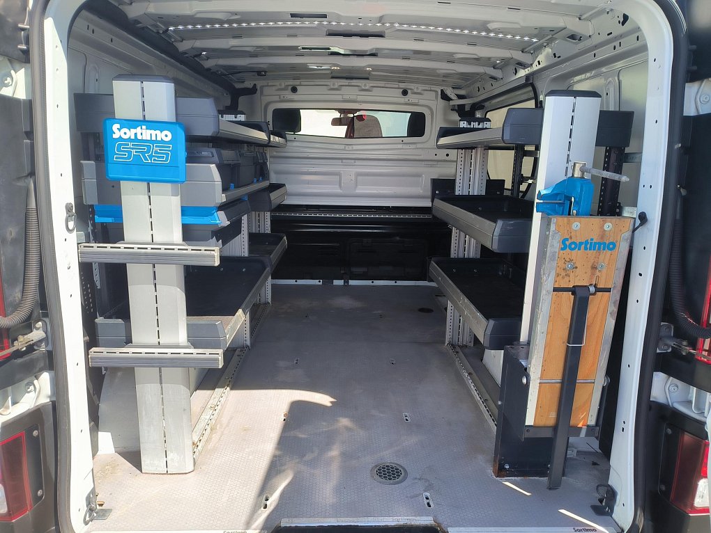 Renault Trafic 2.0dCi  DÍLNA SORTIMO