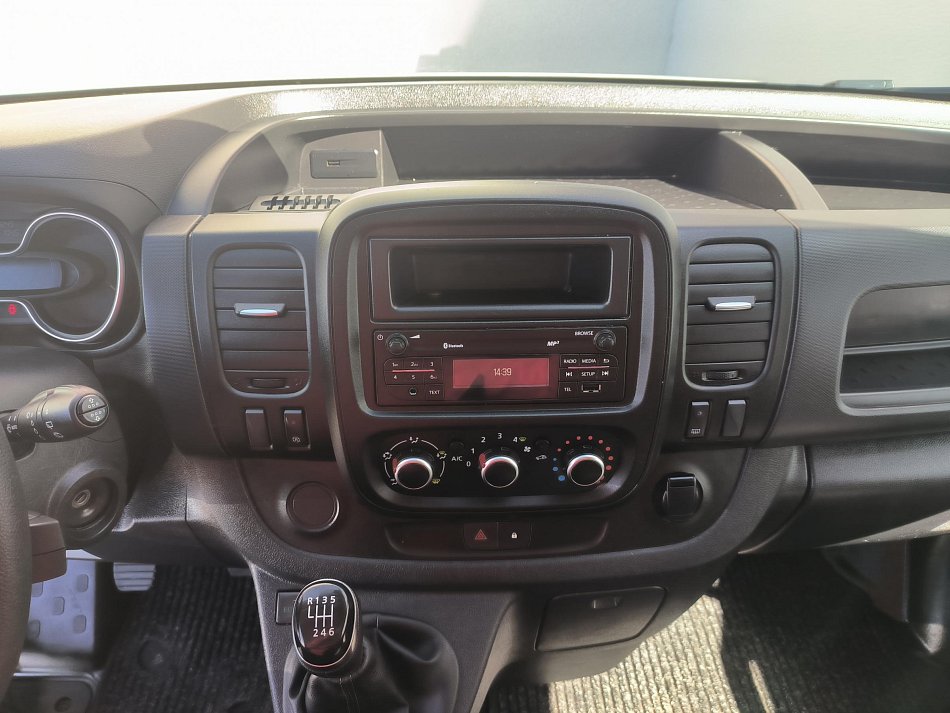 Renault Trafic 2.0dCi  DÍLNA SORTIMO
