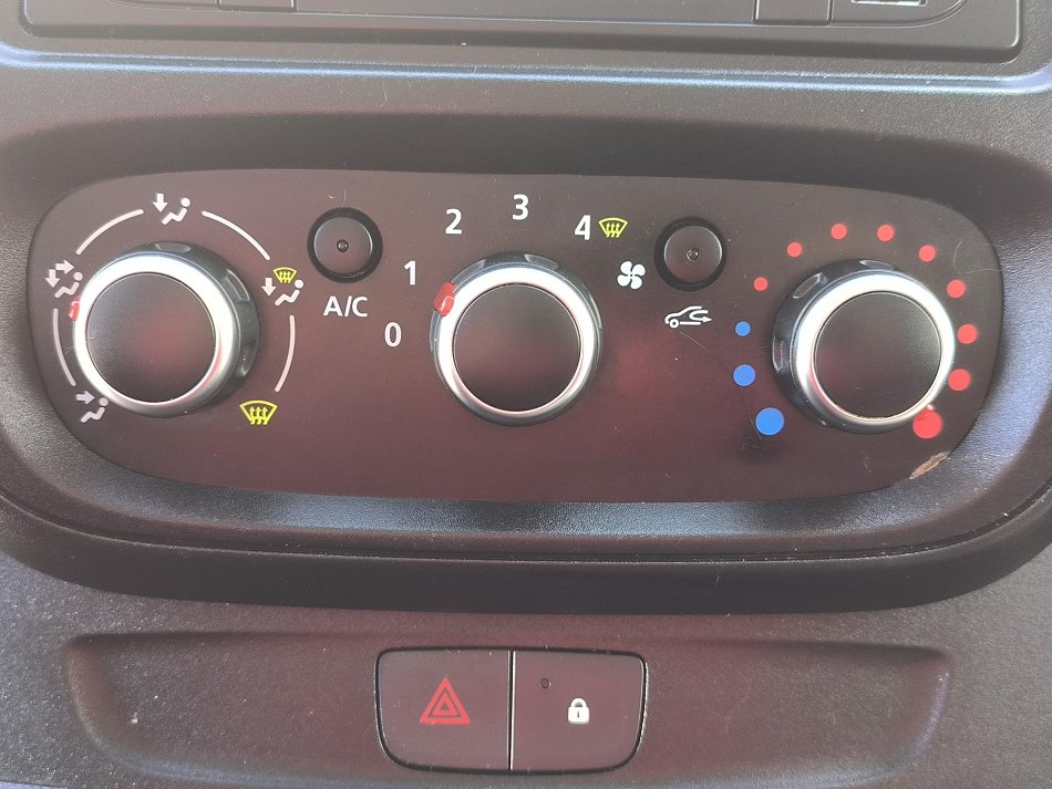 Renault Trafic 2.0dCi  DÍLNA SORTIMO