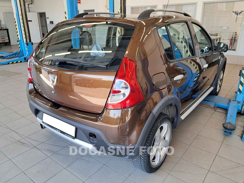 Dacia Sandero 1.6i 