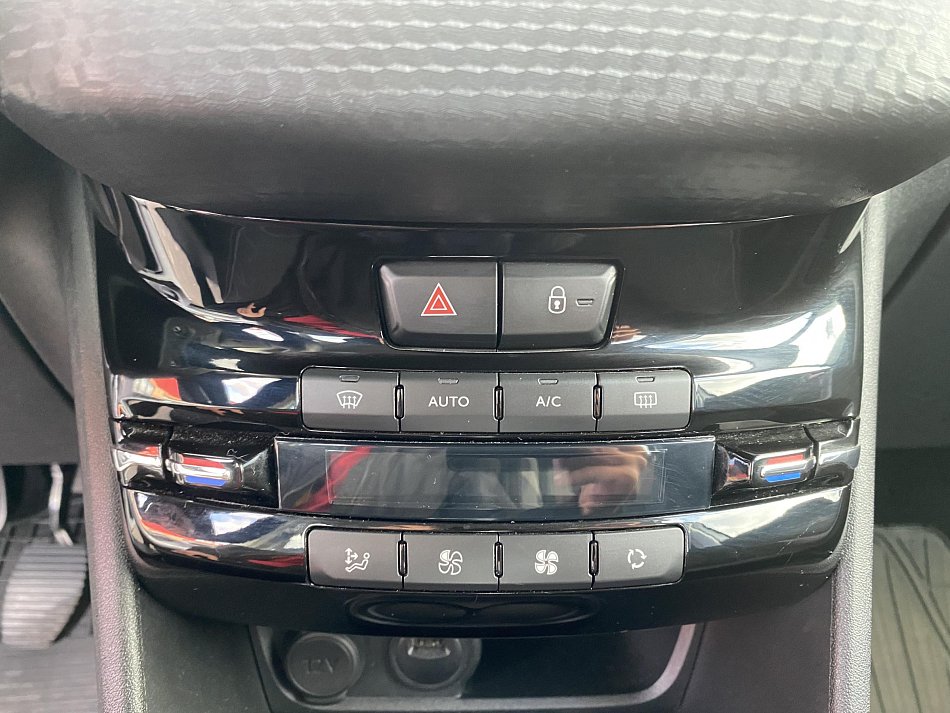 Peugeot 2008 1.2i Active