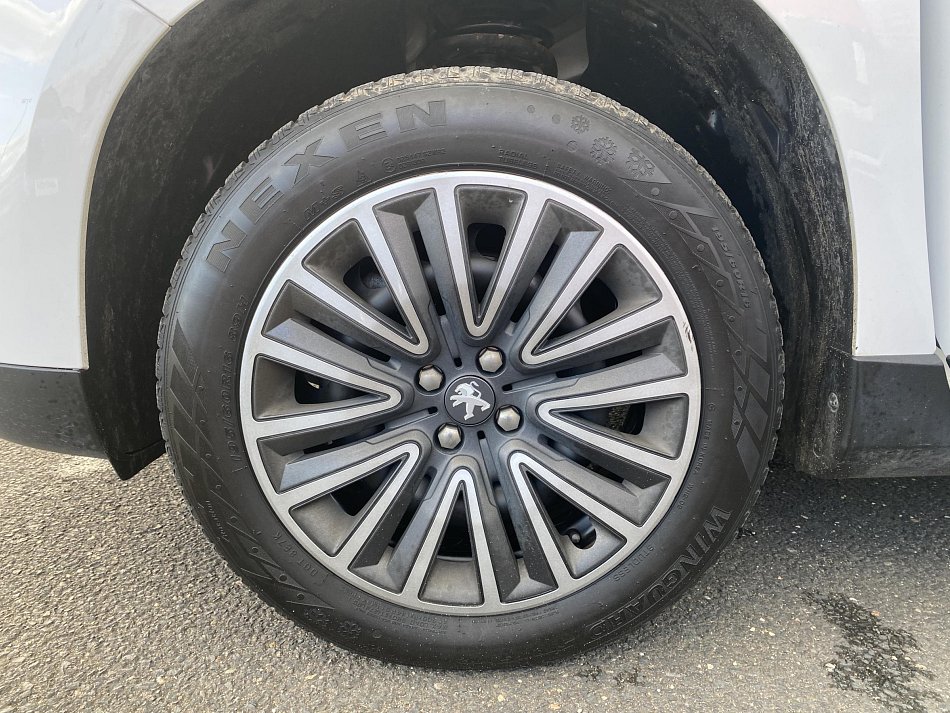 Peugeot 2008 1.2i Active