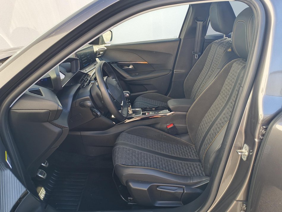 Peugeot 2008 1.2 PT 