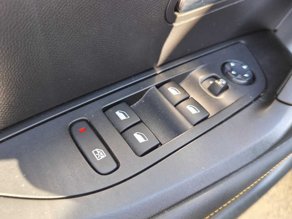 Peugeot 2008 1.2 PT 