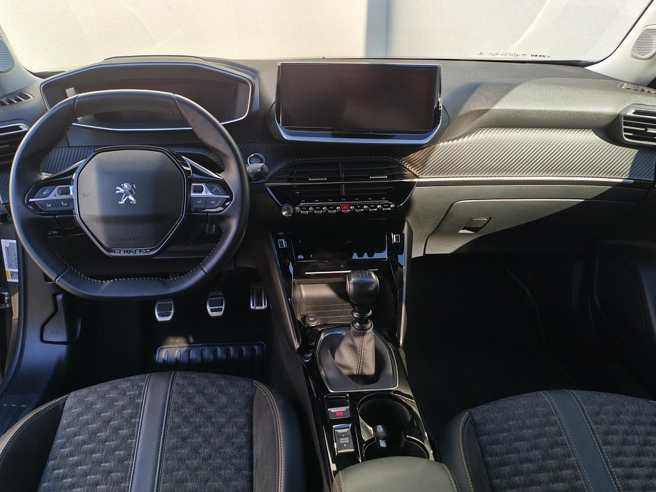Peugeot 2008 1.2 PT 