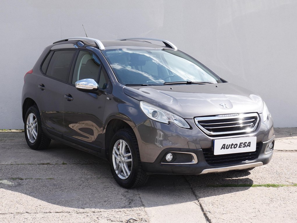 Peugeot 2008 1.2i 