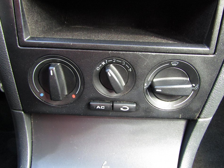 Škoda Octavia 1.6 i 