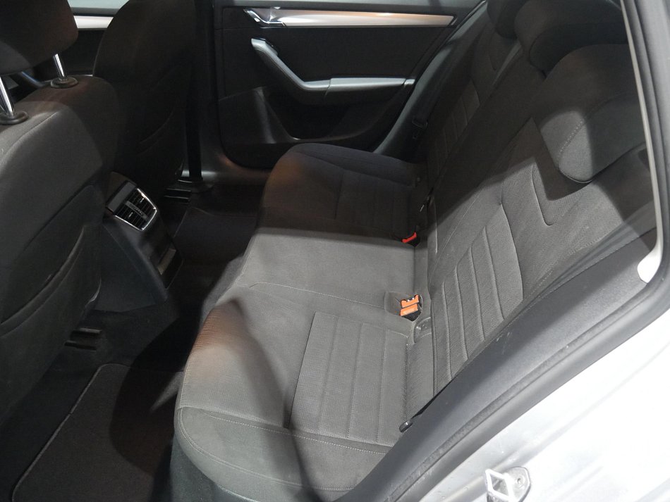 Škoda Octavia III 2.0 TDi  4x4