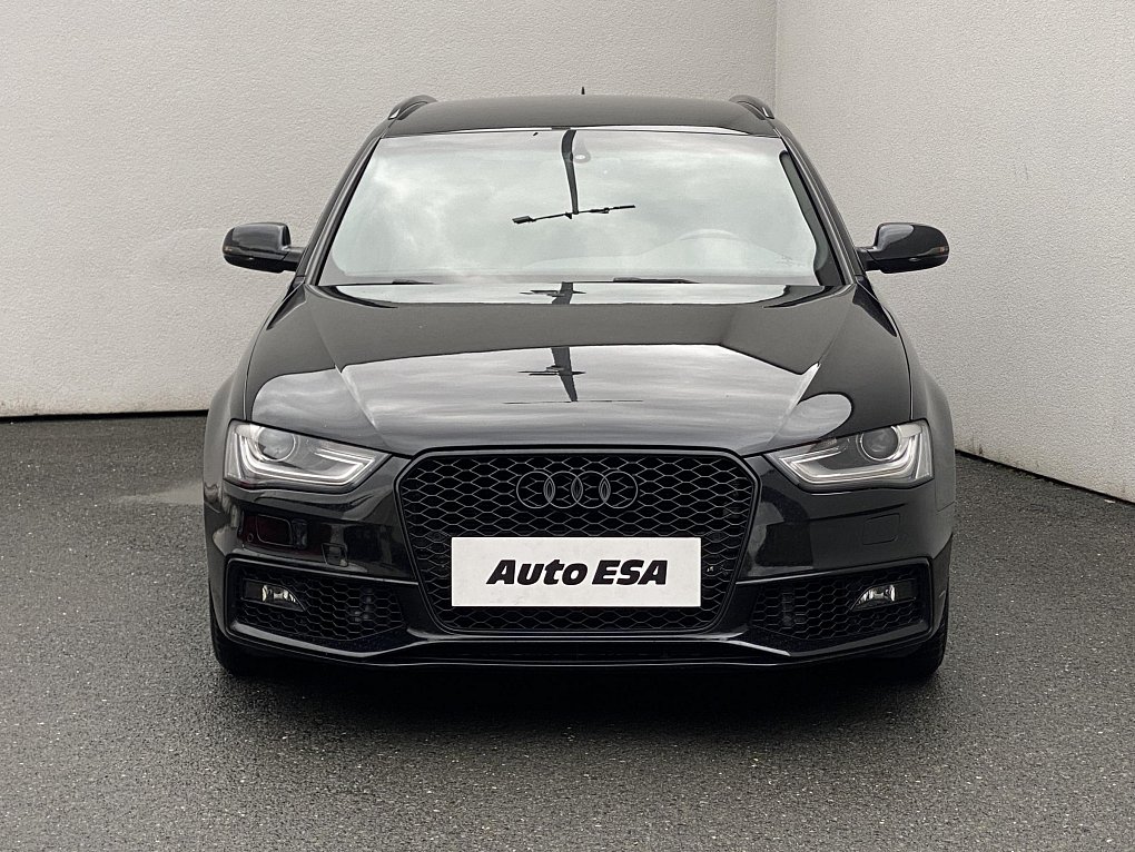 Audi A4 2.0 TDi S-line quattro