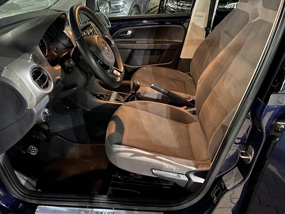 Volkswagen Up! 1.0 MPi CROSS