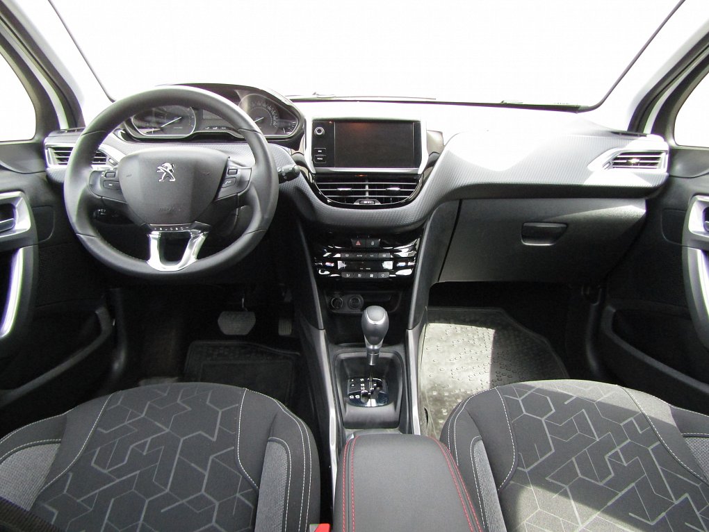 Peugeot 2008 1.2 PT 