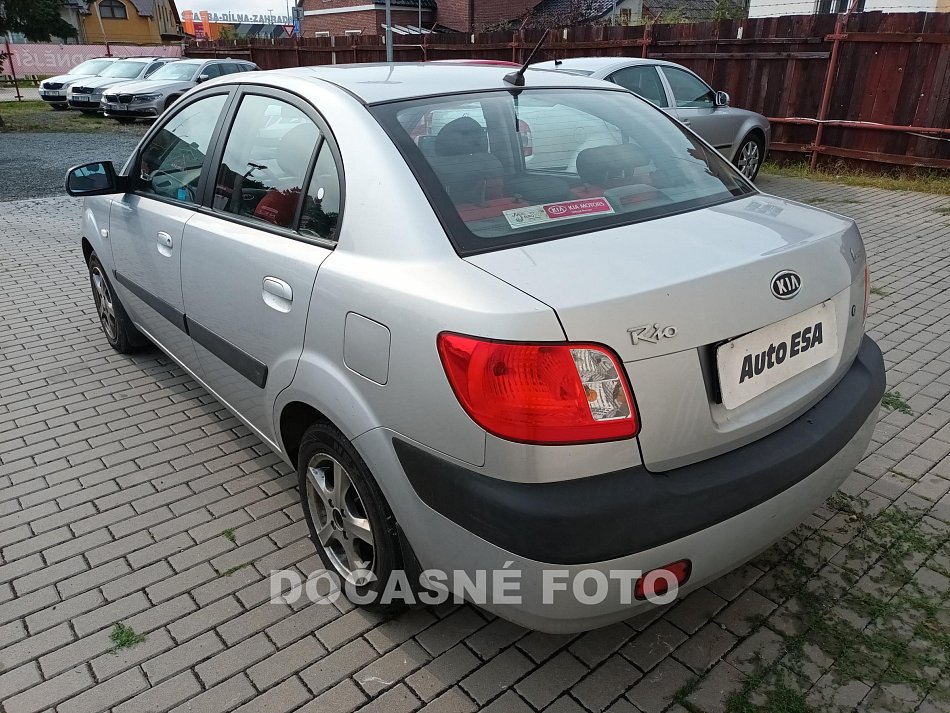 Kia Rio 1.4i 
