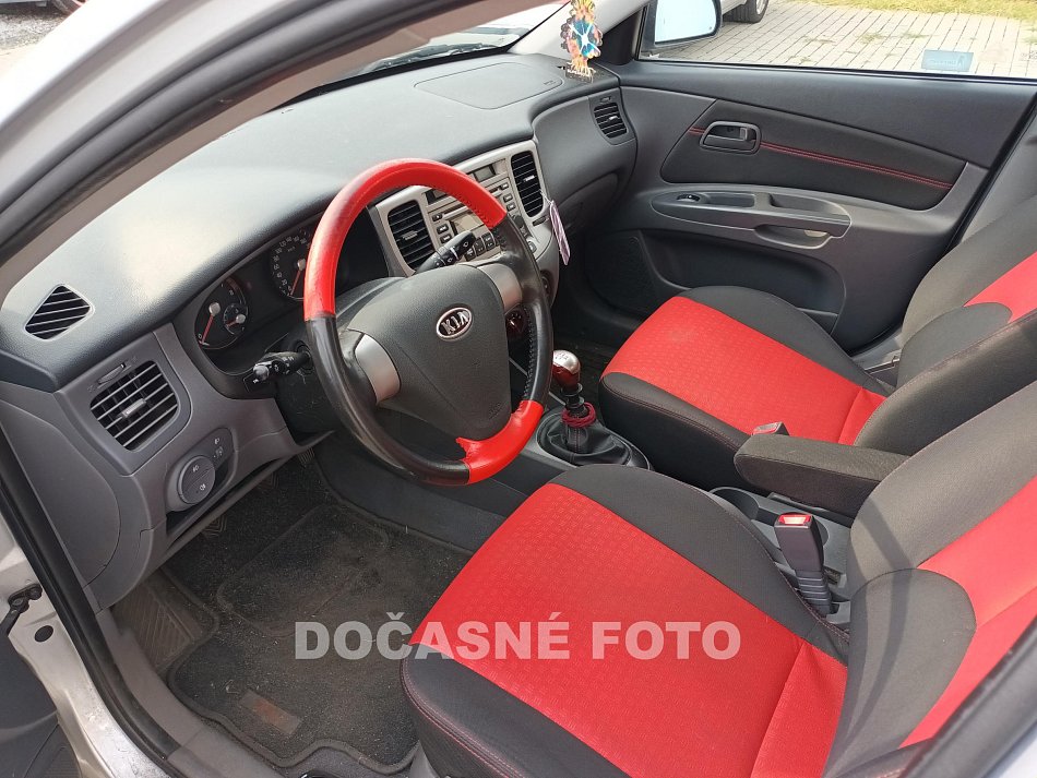 Kia Rio 1.4i 