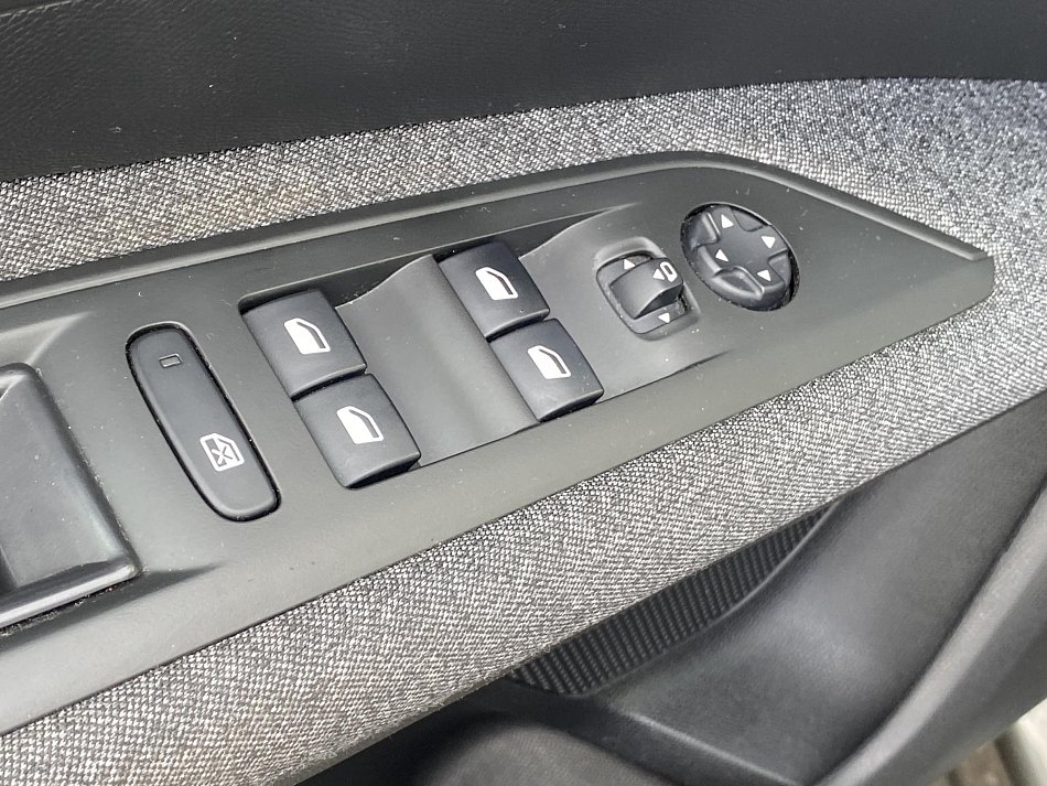 Peugeot 3008 2.0 HDi Active