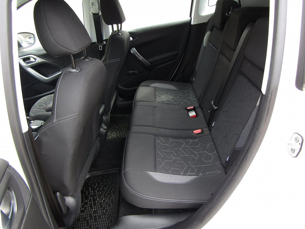 Peugeot 2008 1.2 PT 