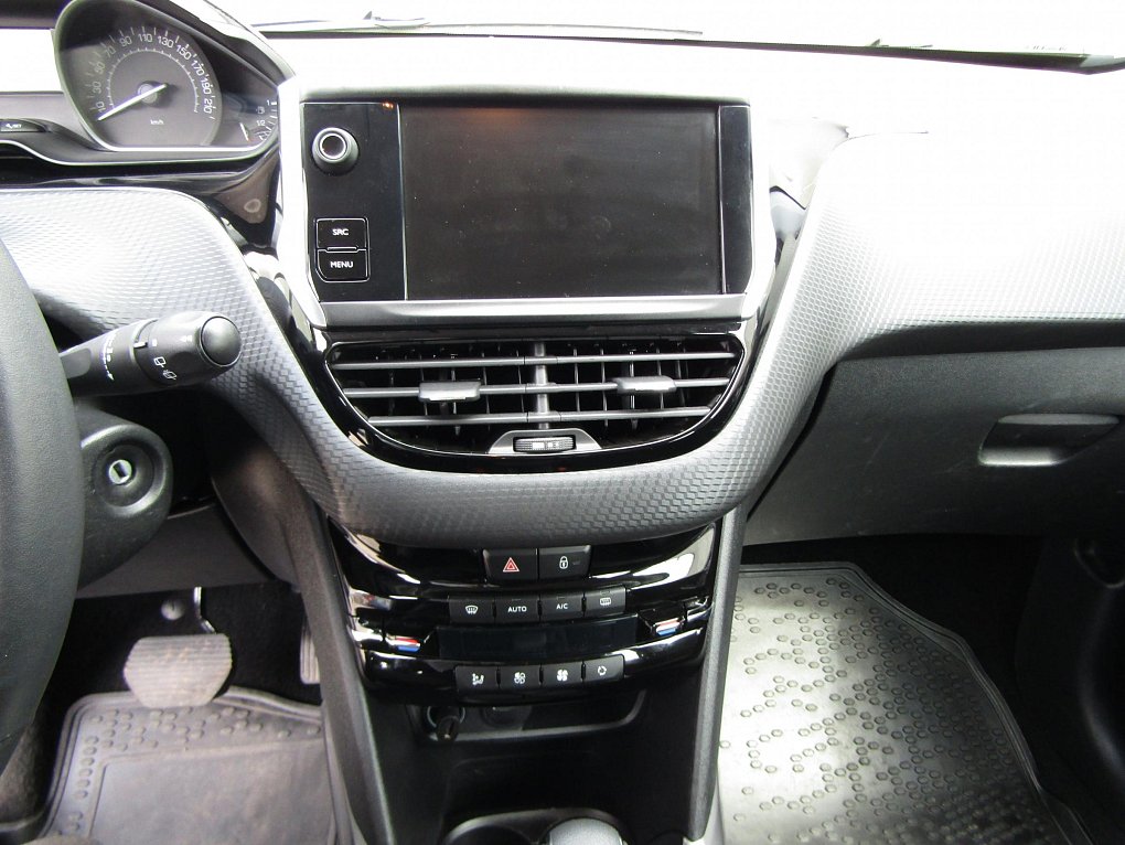 Peugeot 2008 1.2 PT 
