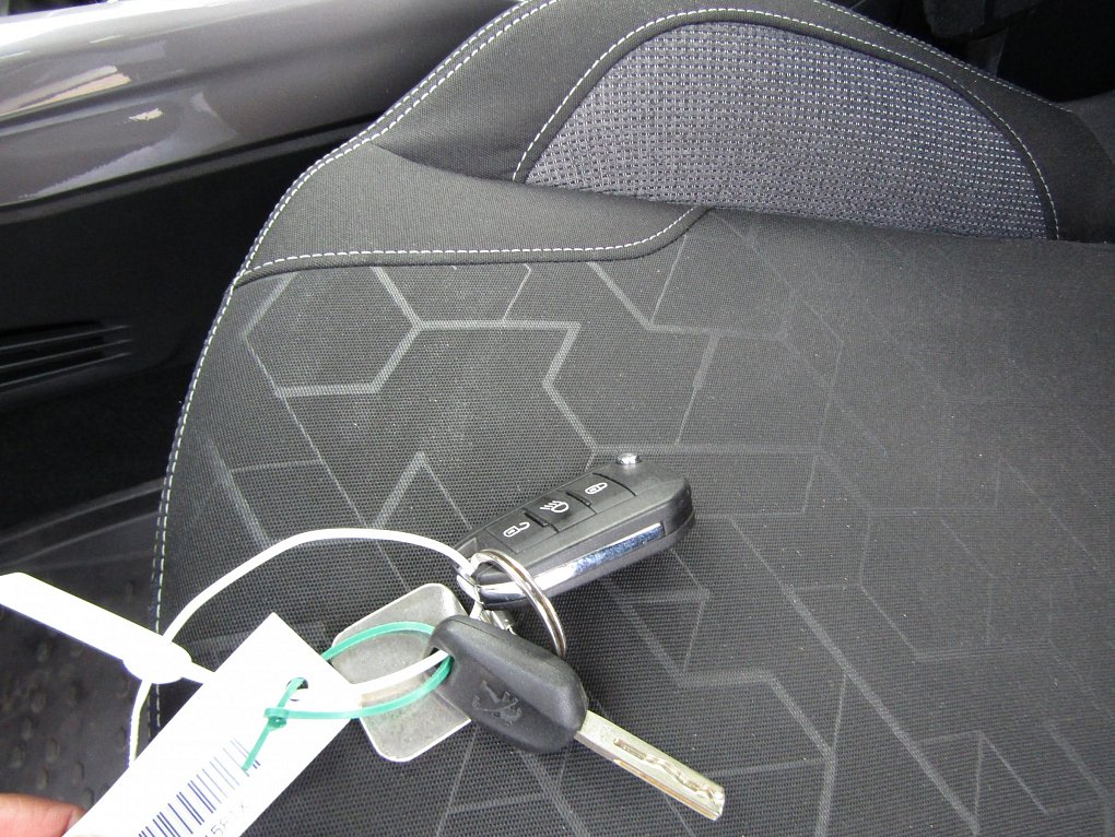 Peugeot 2008 1.2 PT 