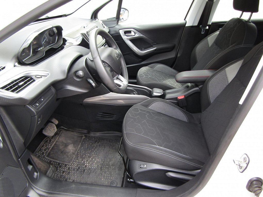 Peugeot 2008 1.2 PT 