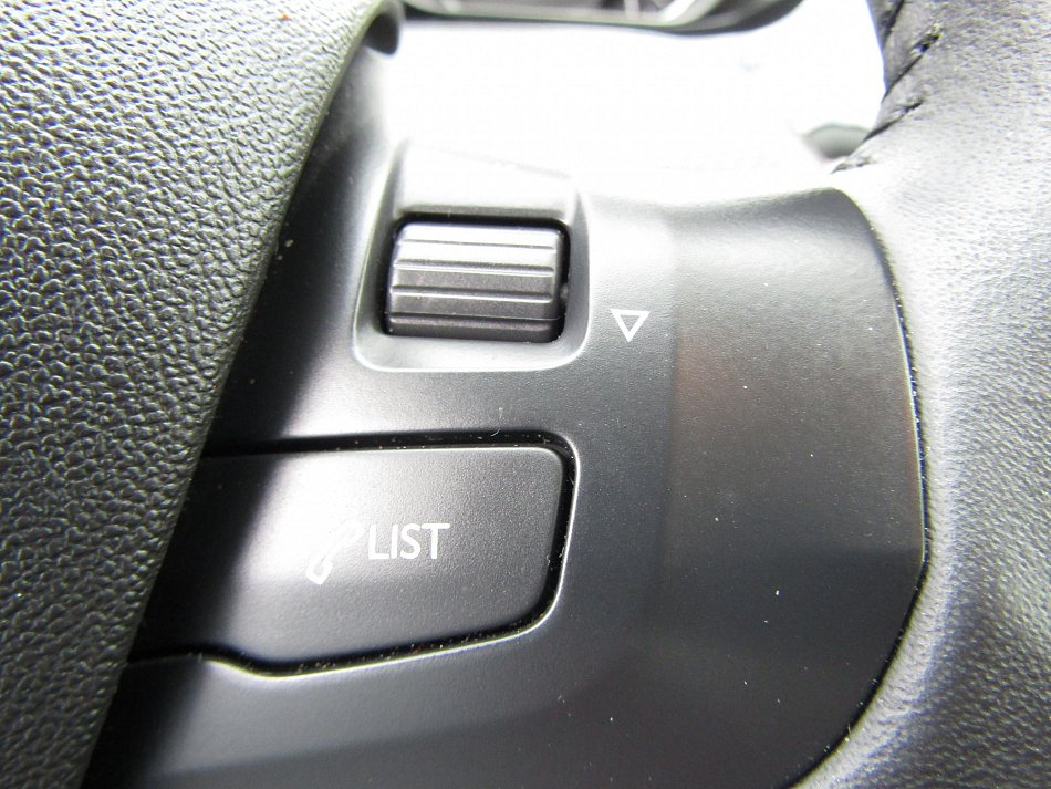 Peugeot 2008 1.2 PT 
