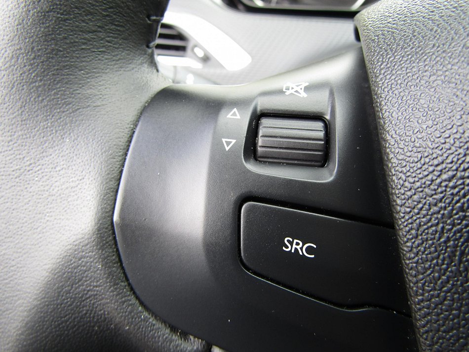 Peugeot 2008 1.2 PT 
