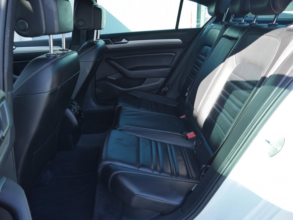 Volkswagen Passat 2.0 TDi R-Line