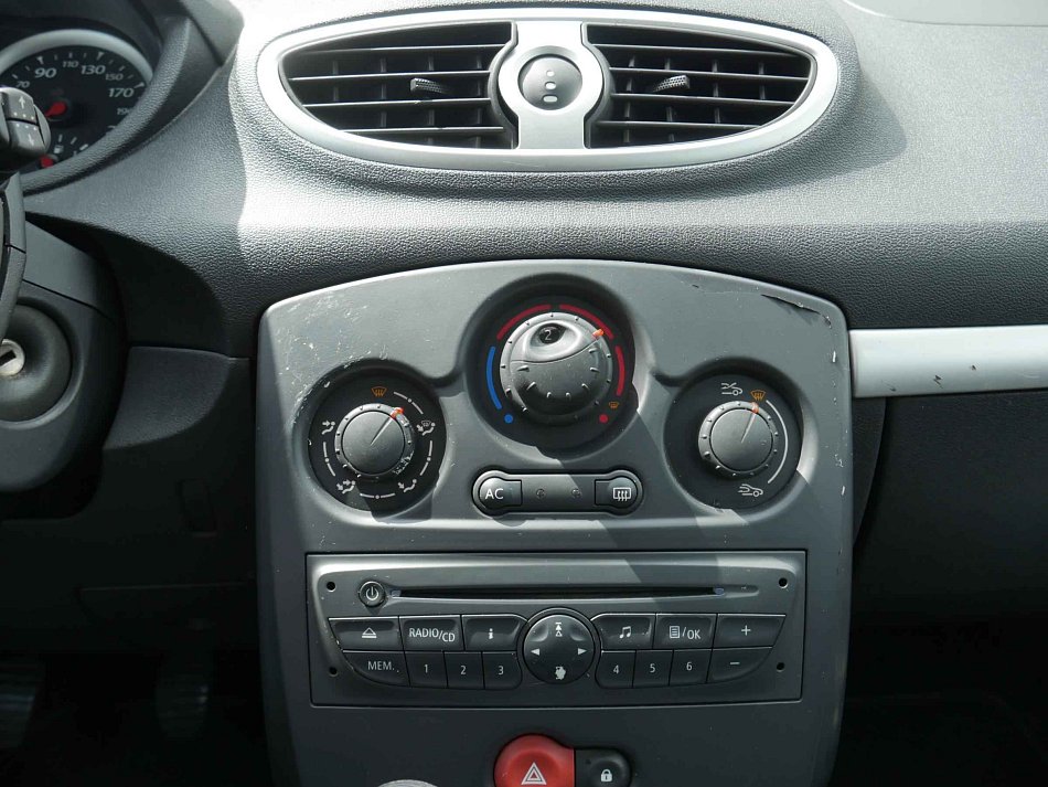 Renault Clio 1.2i 
