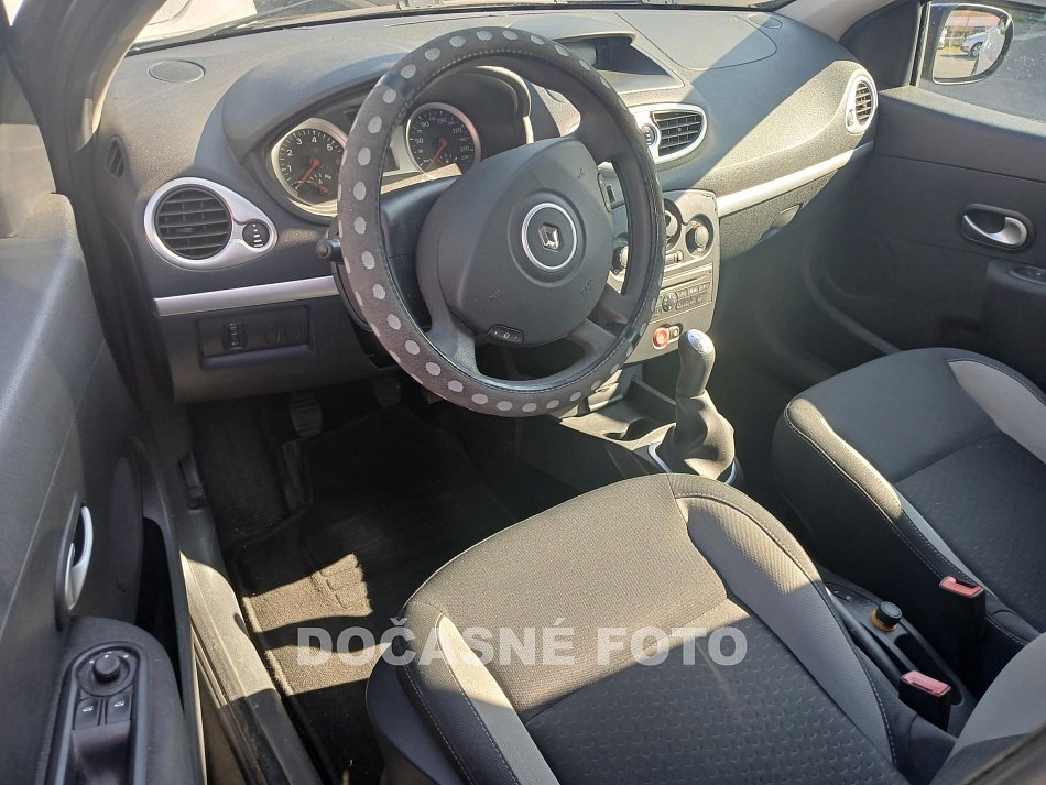 Renault Clio 1.2i 