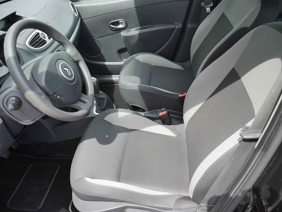 Renault Clio 1.2i 