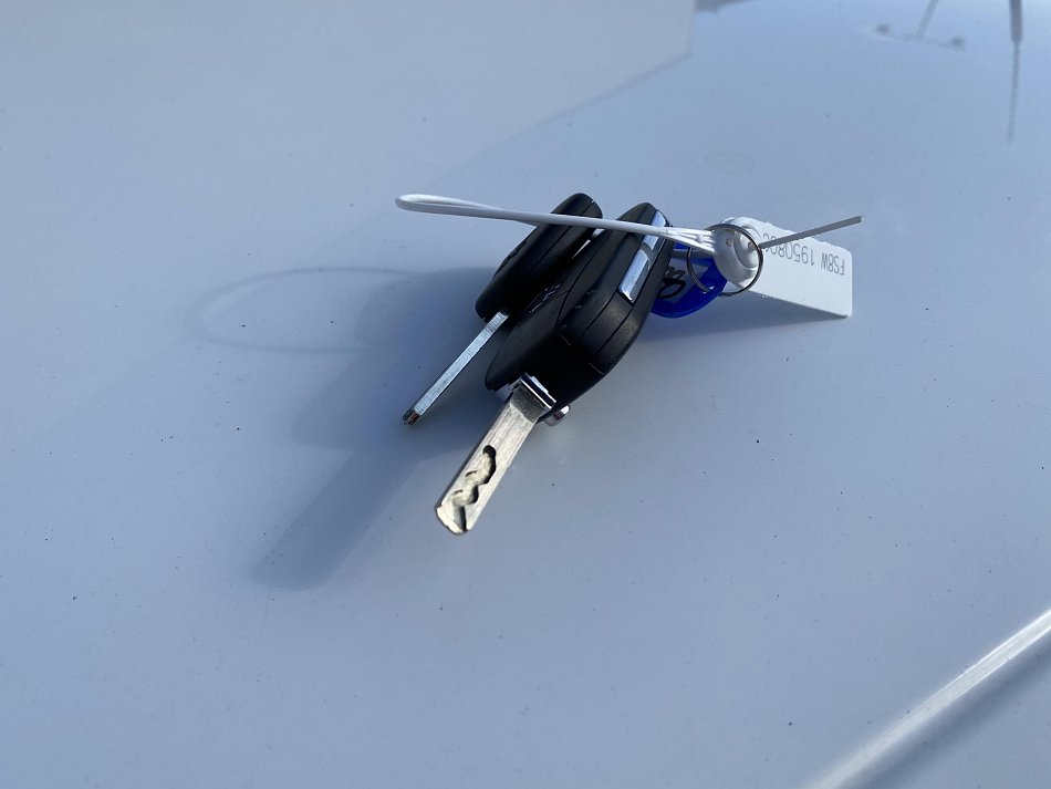 Peugeot 301 1.2 PT 