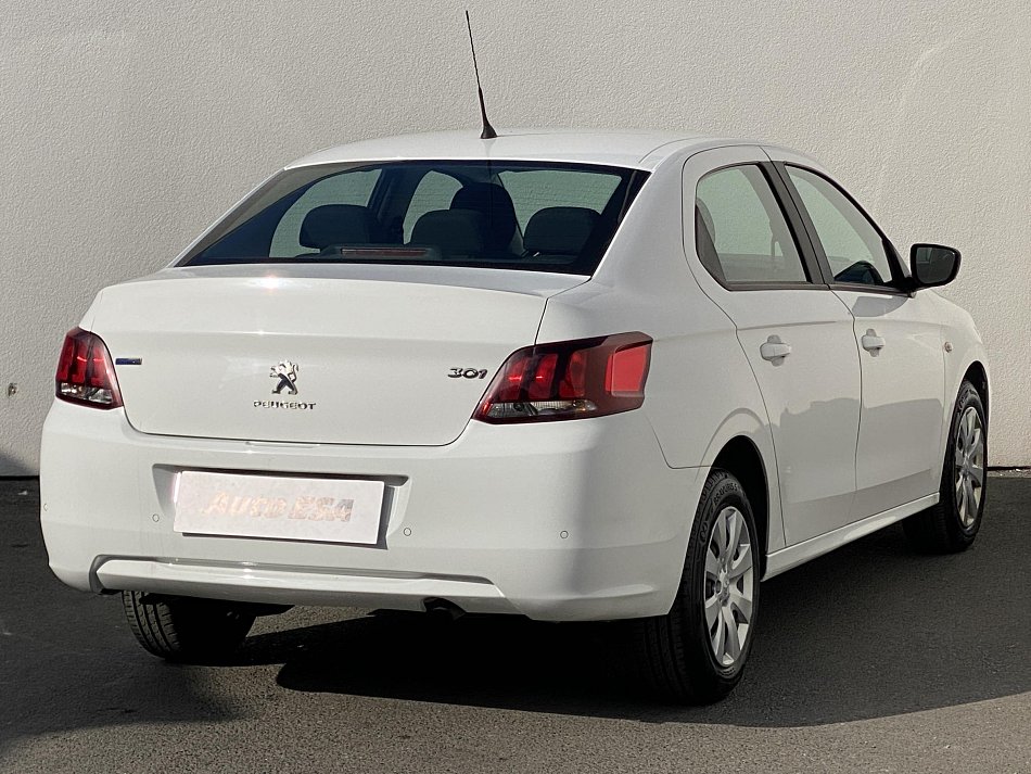 Peugeot 301 1.2 PT 