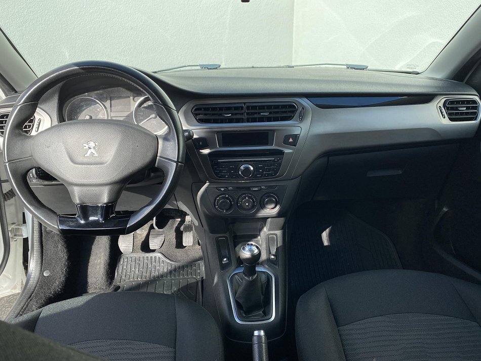 Peugeot 301 1.2 PT 