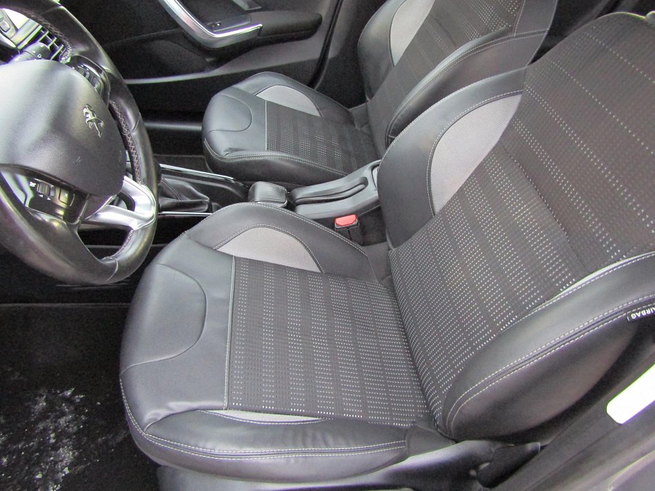 Peugeot 2008 1.2 e-THP Allure