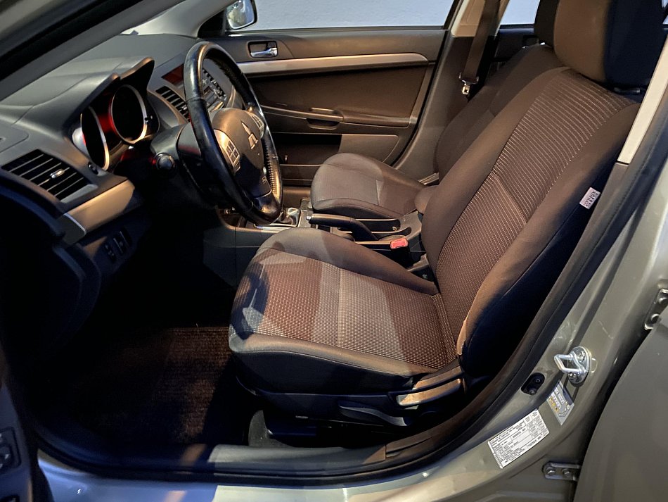 Mitsubishi Lancer 2.0D 