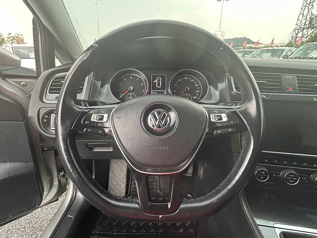 Volkswagen Golf 1.5 TSi 