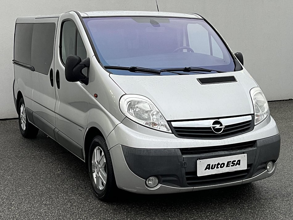 Opel Vivaro 2.5dCi  L2 9míst