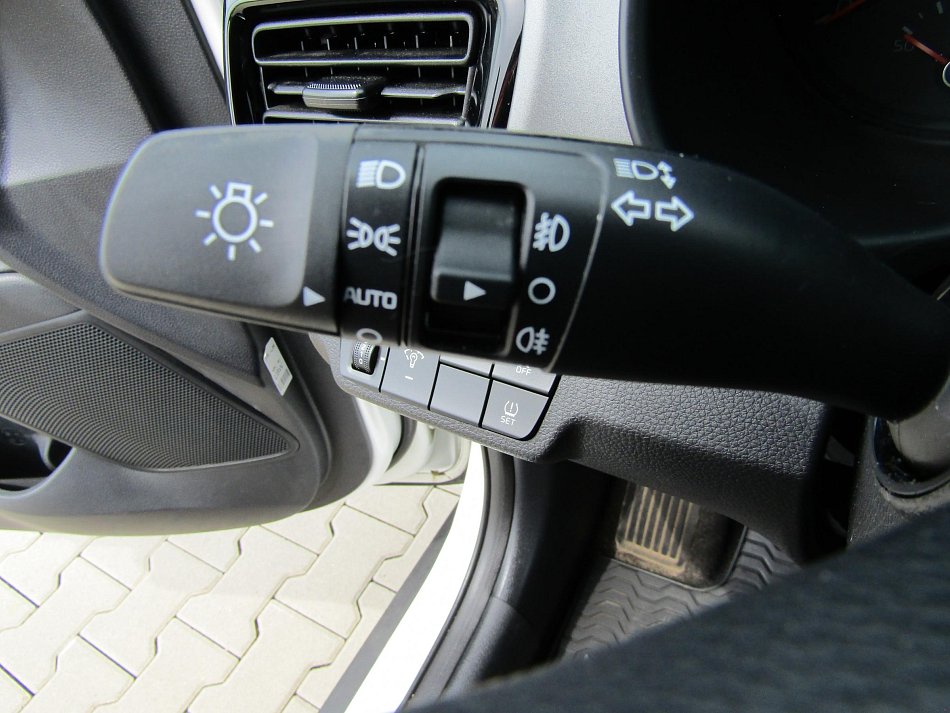 Kia Stonic 1.4i 