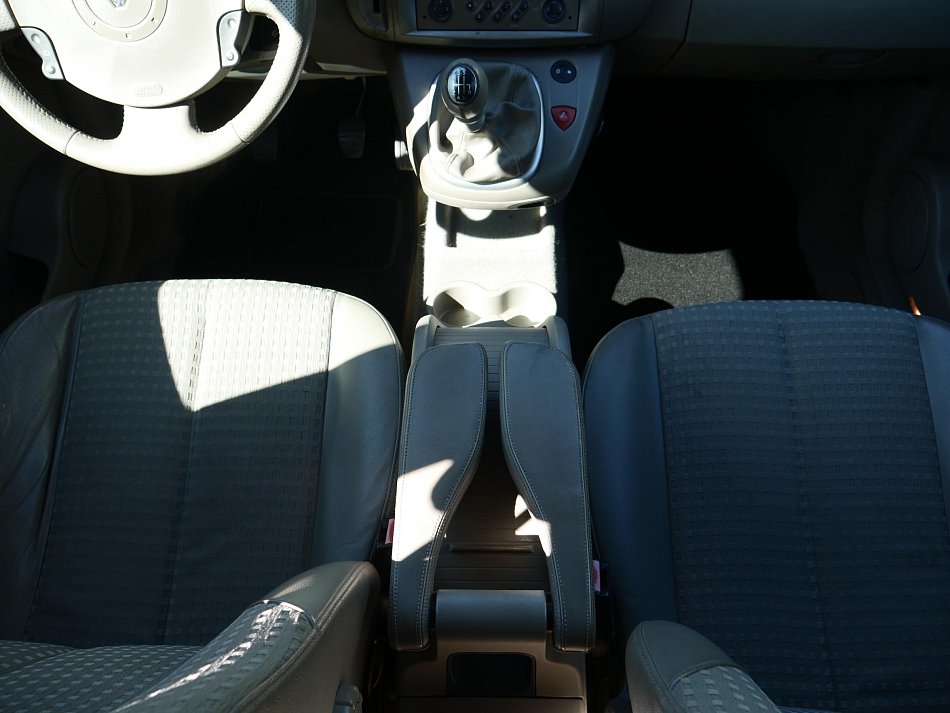 Renault Scénic 2.0i 