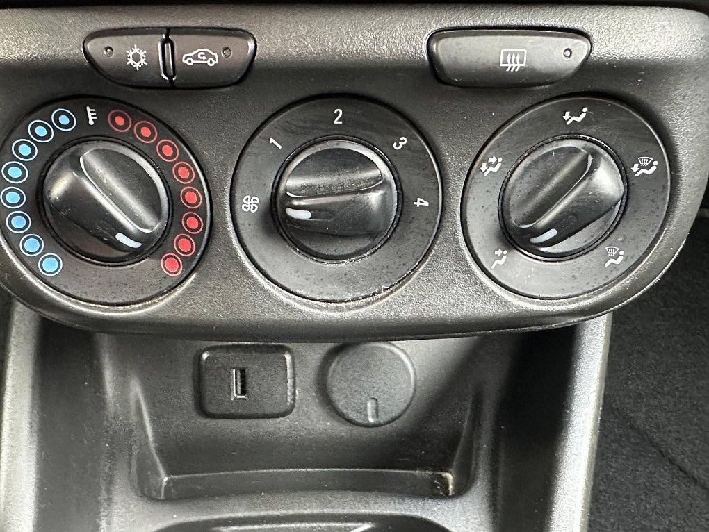 Opel Corsa 1.4i Edition