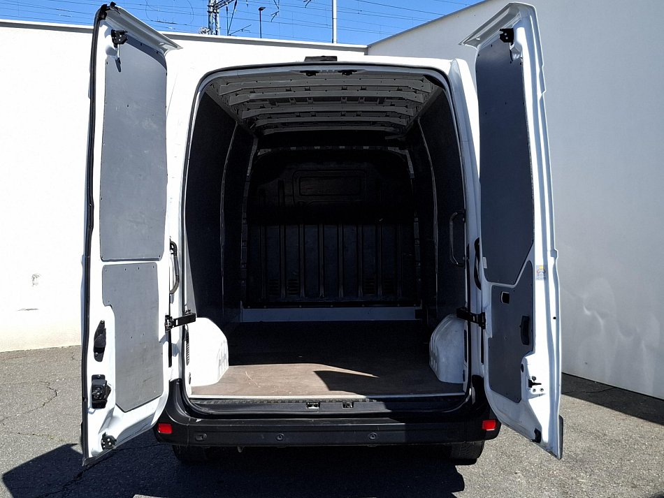 Renault Master 2.3dCi Cool L3H2