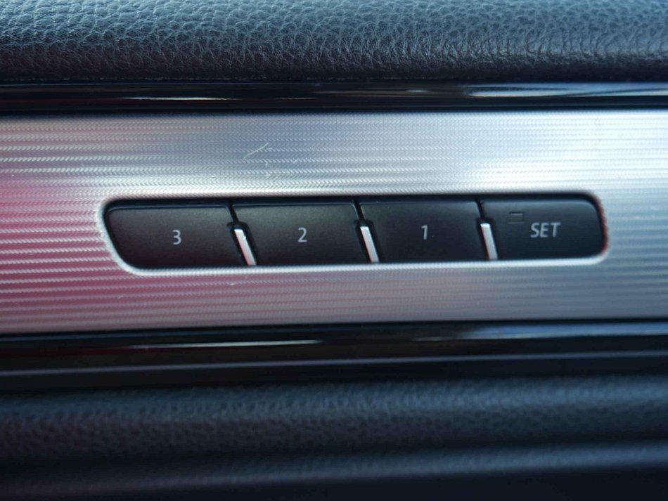 Volkswagen Touareg 3.0 TDi R-Line 4Motion