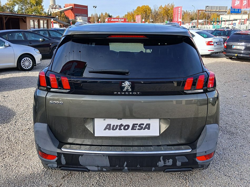 Peugeot 5008 1.2PT 