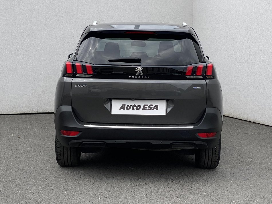 Peugeot 5008 1.2 PT Allure 7míst