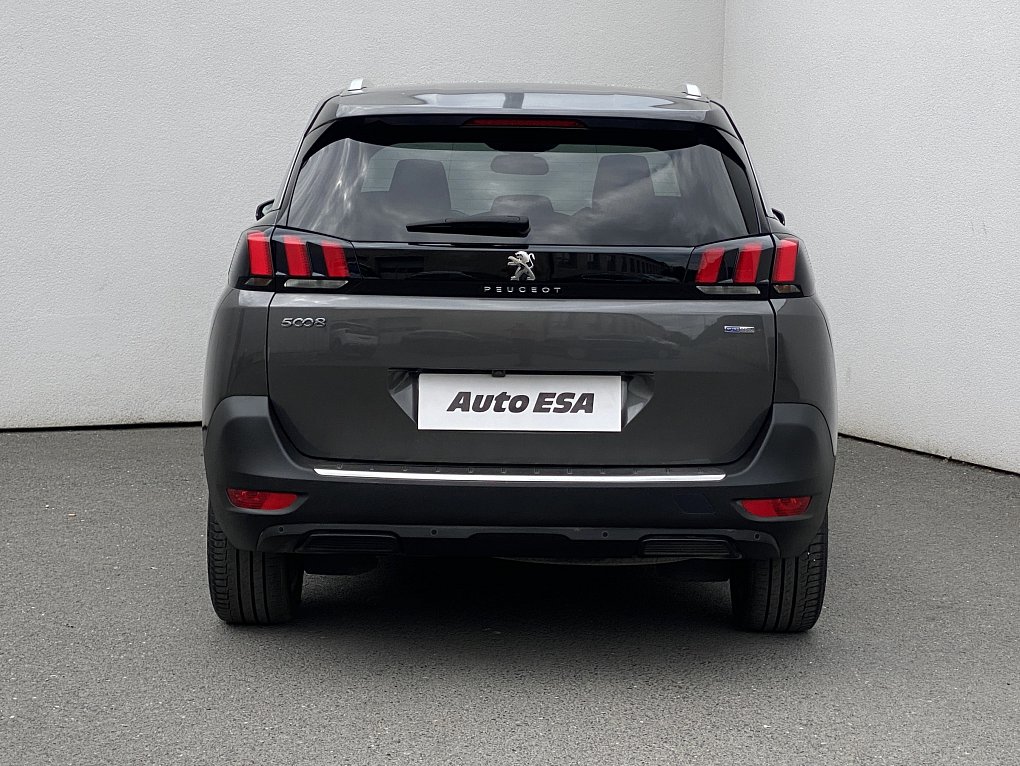 Peugeot 5008 1.2 PT Allure 7míst