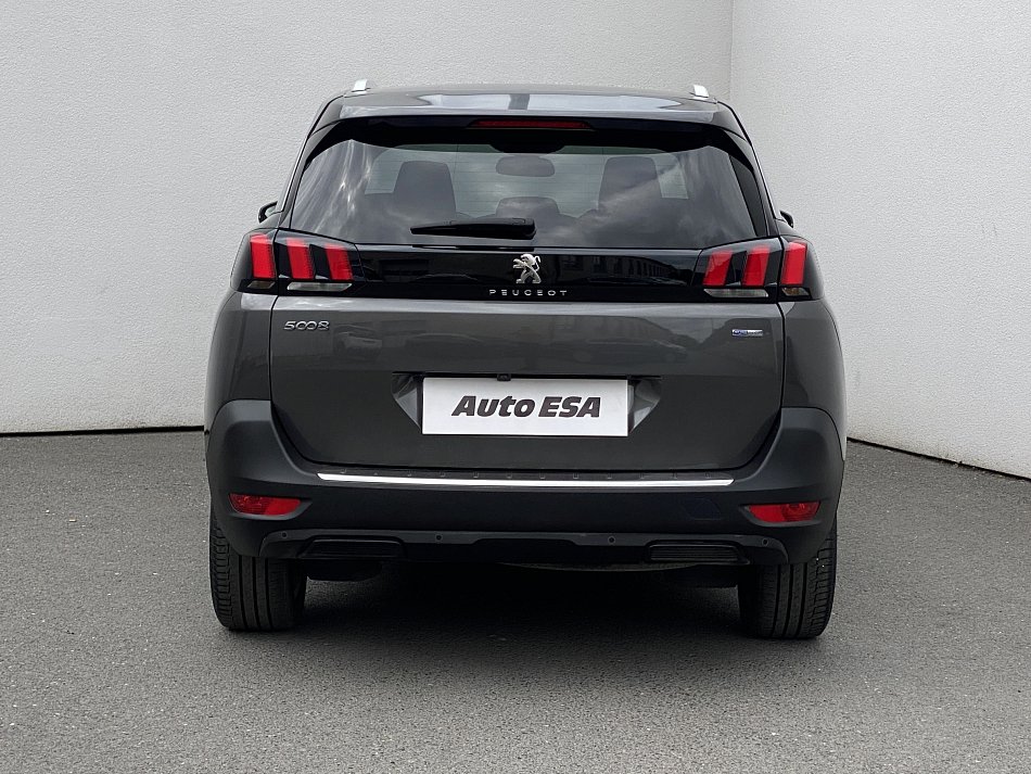 Peugeot 5008 1.2 PT Allure 7míst