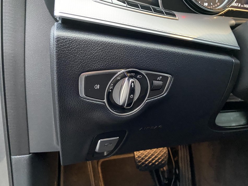 Mercedes-Benz Třída E 2.0CDi  220D