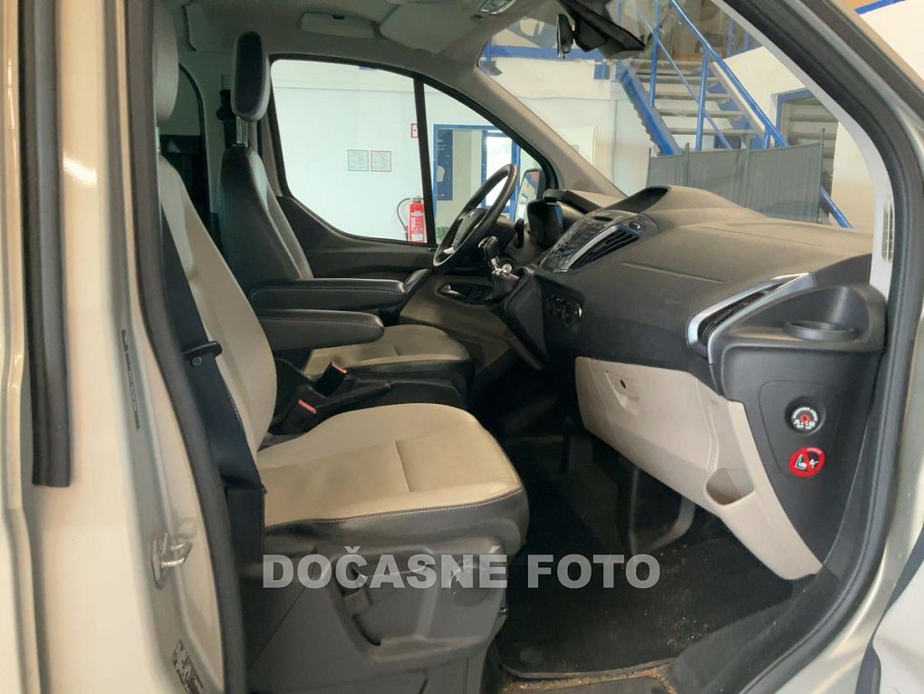Ford Tourneo Custom 2.2TDCi Titanium L2