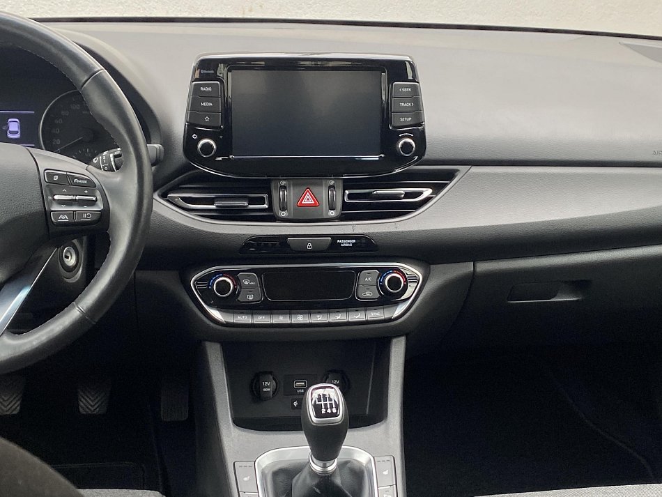 Hyundai I30 1.5 DPi Smart