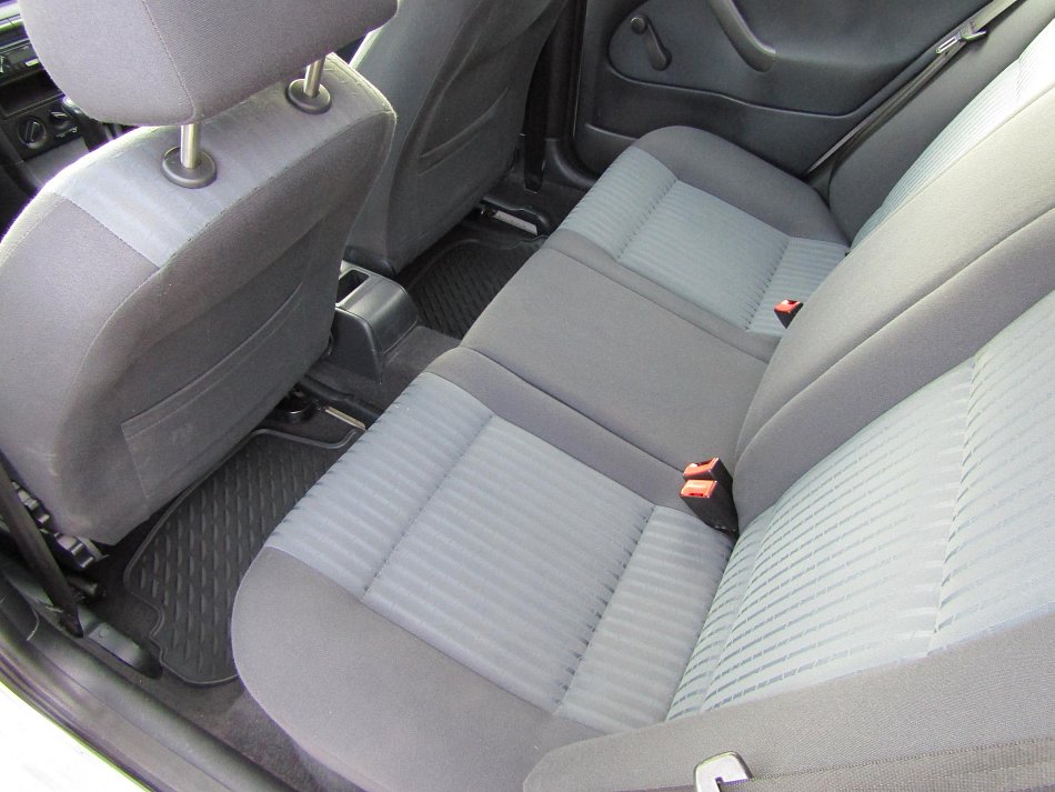 Škoda Octavia 1.6i Tour