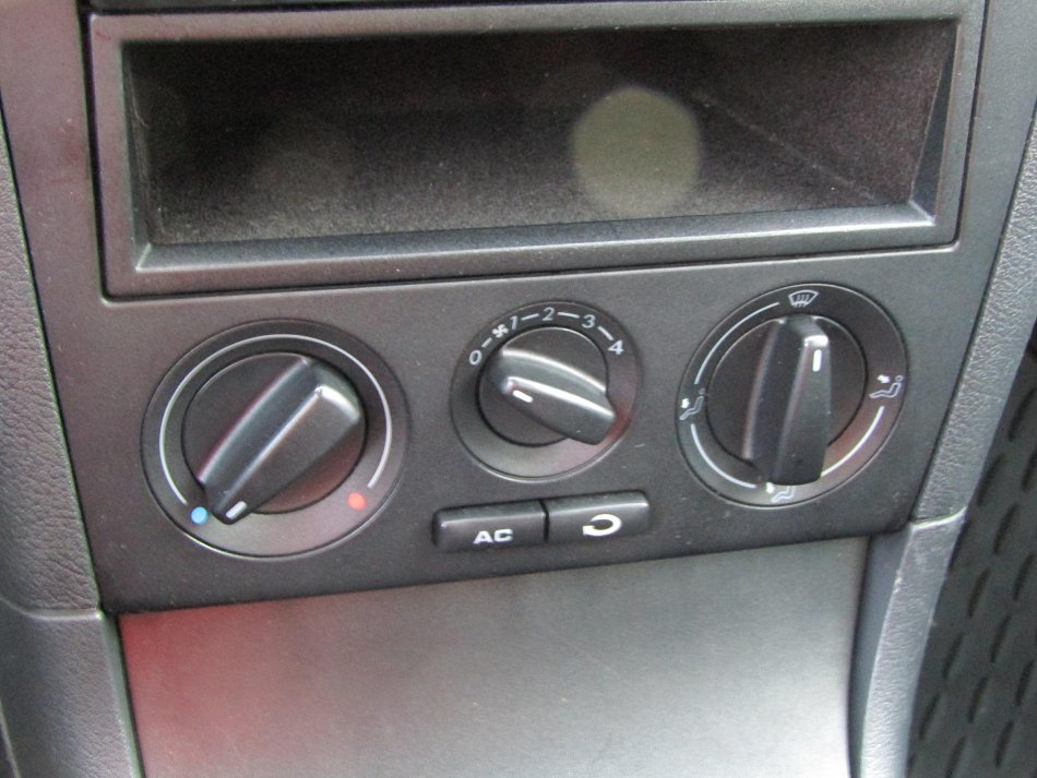 Škoda Octavia 1.6i Tour