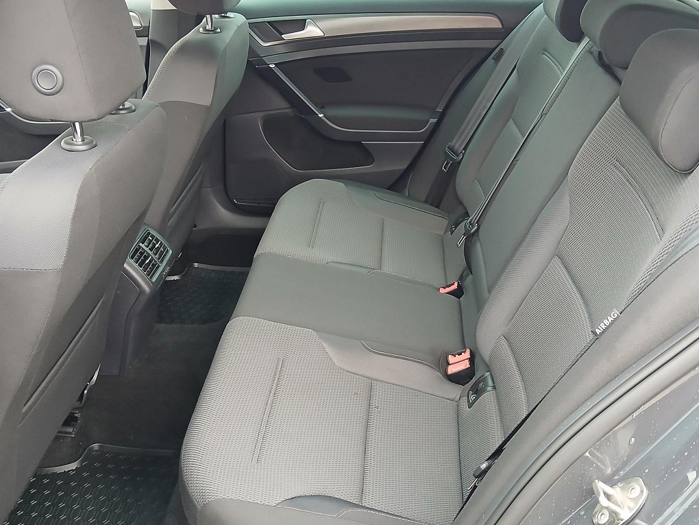 Volkswagen Golf 2.0 TDi 